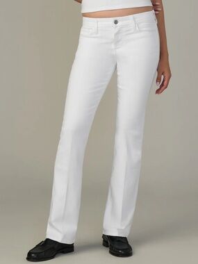 NWT Joe’s White Provocateur Mid Rise Petite Bootcut Jeans Size 33